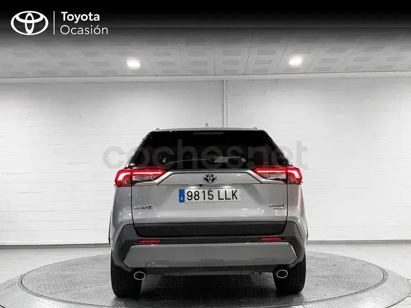 Usado Toyota RAV4 Hybrid Luxury 222 CV (163 kW) 2020 Gris / plata SUV