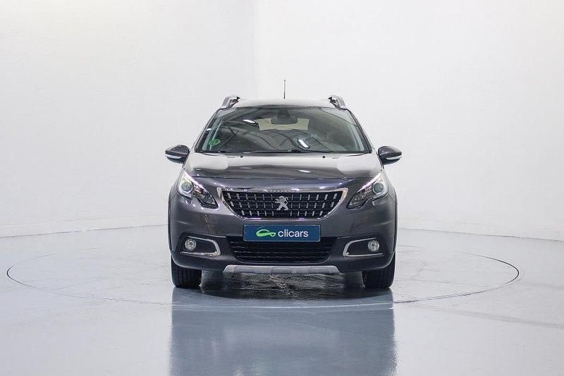 Usado Peugeot 2008 Allure 130 CV (95 kW) 2019 Gris / plata SUV