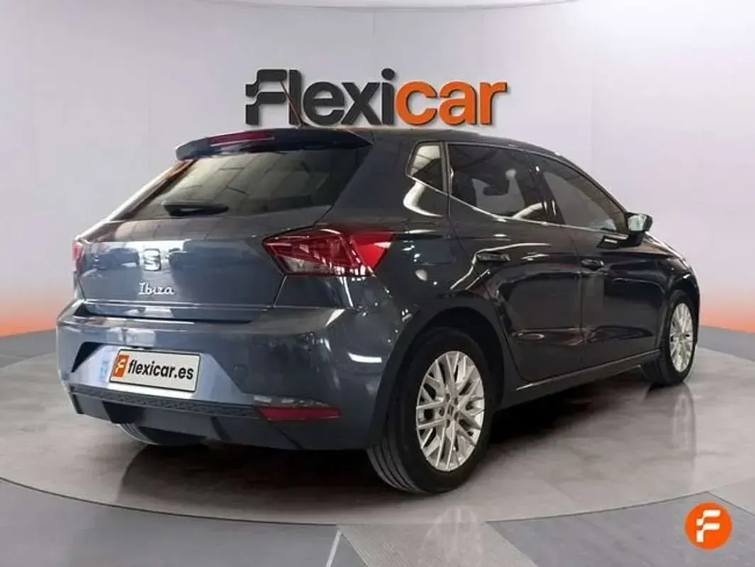 Usado Seat Ibiza 116 CV (85 kW) 2024 Gris Utilitario