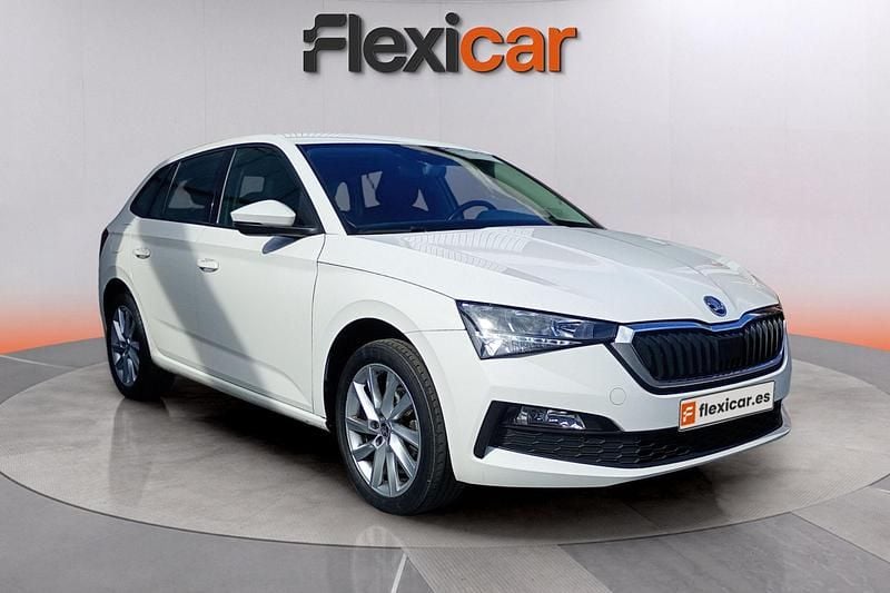 Blanco Usado 2023 Skoda Scala Ambition Utilitario | 13.990 € (Buen precio) - Imagen 1/4