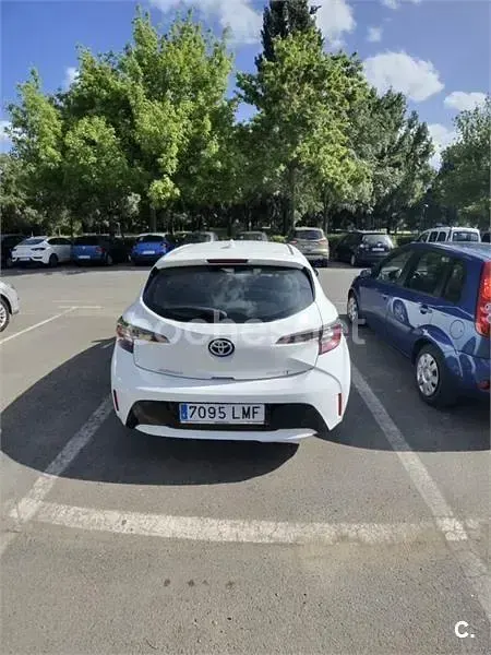 Usado Toyota Corolla Active 122 CV (89 kW) 2021 Blanco Berlina