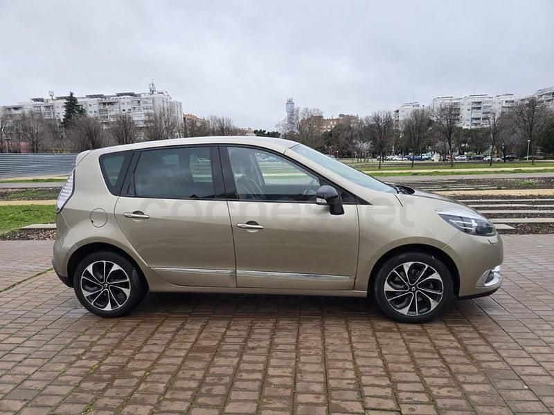 Usado Renault Scénic III Bose Edition 110 CV (80 kW) 2016 Beige Monovolumen