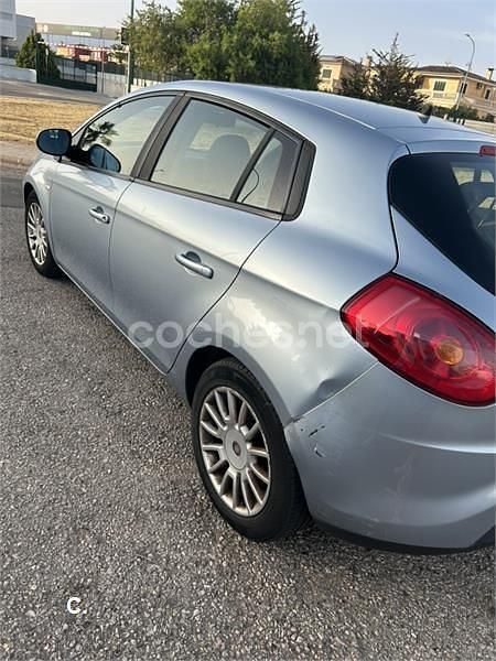 Gris / plata Usado 2007 Fiat Bravo Emotion Utilitario | 3500 € (Buen precio) - Imagen 1/4