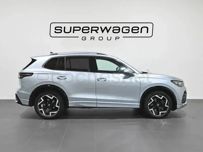 Usado VW Tiguan R-line 150 CV (110 kW) 2025 Gris / plata SUV