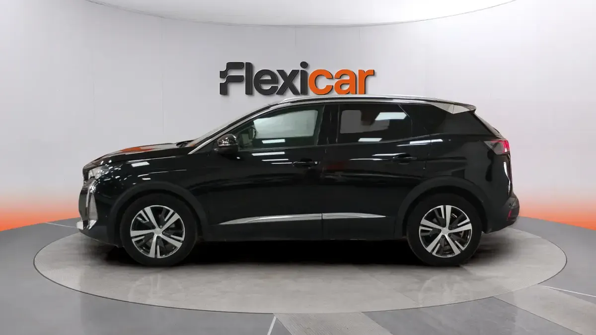 Usado Peugeot 3008 Allure 131 CV (96 kW) 2021 Negro SUV