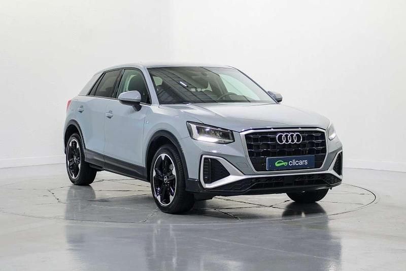 Usado Audi Q2 S-Line 116 CV (85 kW) 2022 Gris SUV