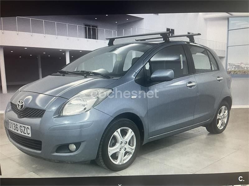 Usado Toyota Yaris 69 CV (50 kW) 2010 Azul Utilitario