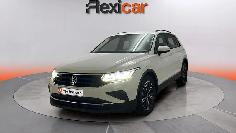 Usado VW Tiguan Life 150 CV (110 kW) 2021 Blanco SUV