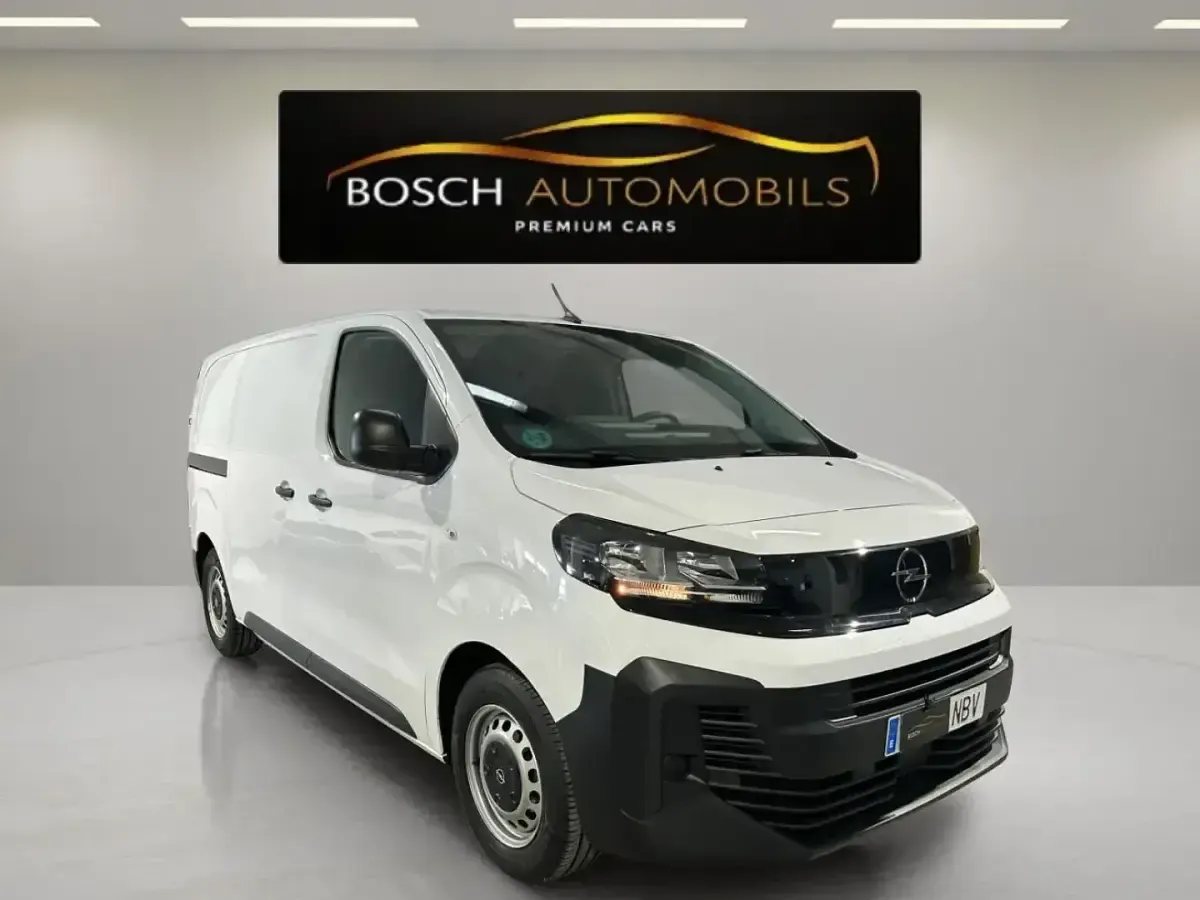 Usado Opel Vivaro 120 CV (88 kW) 2025 Blanco Monovolumen