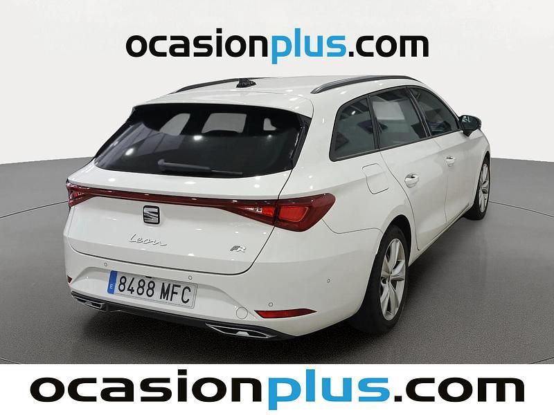 Usado Seat Leon FR 150 CV (110 kW) 2023 Blanco Familiar