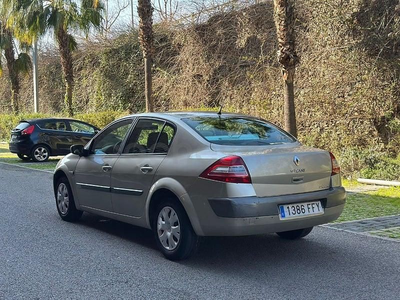 Usado Renault Mégane II Dynamique 110 CV (80 kW) 2006 Beige Berlina