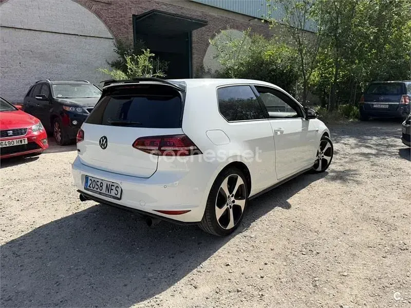 Usado VW Golf VII GTI 220 HP (161 kW) 2015 Branco Sedan