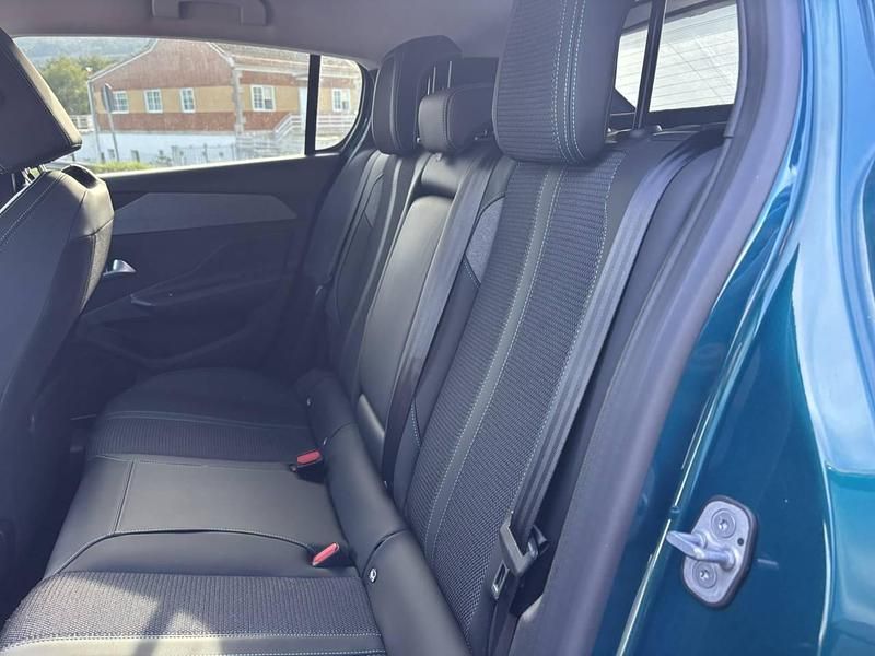 Usado Peugeot 308 Allure 130 CV (95 kW) 2024 Azul Berlina