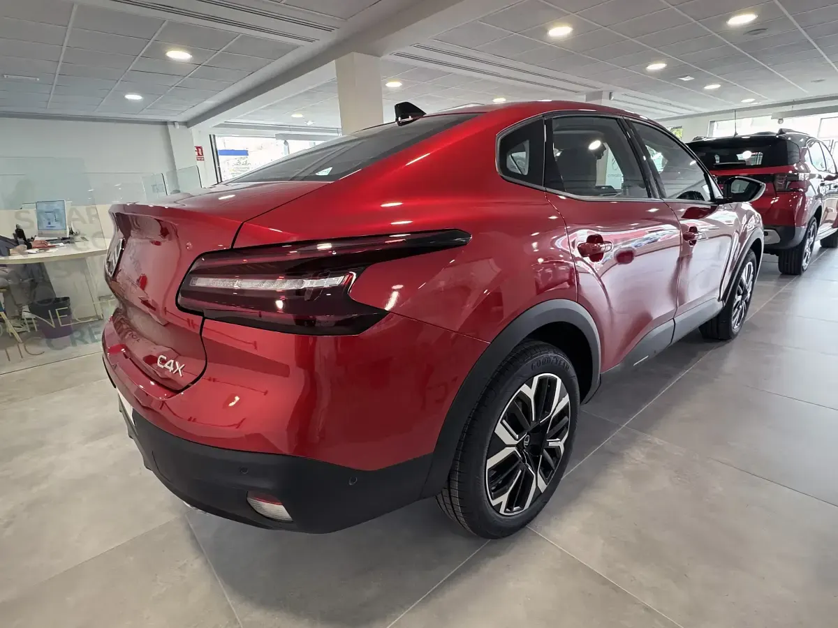 Ny Citroën C4 X Business Class 145 HK (106 kW) 2026 Rød SUV