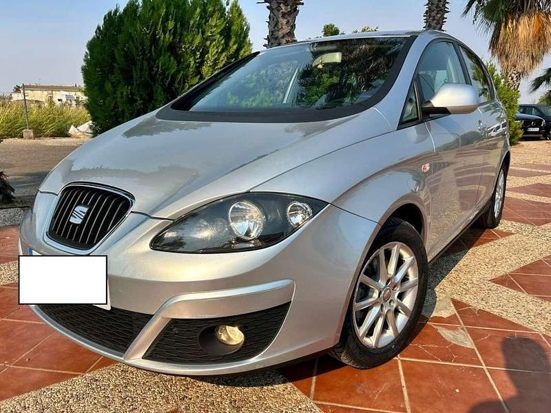 Usado Seat Altea Style 105 CV (77 kW) 2010 Gris Monovolumen