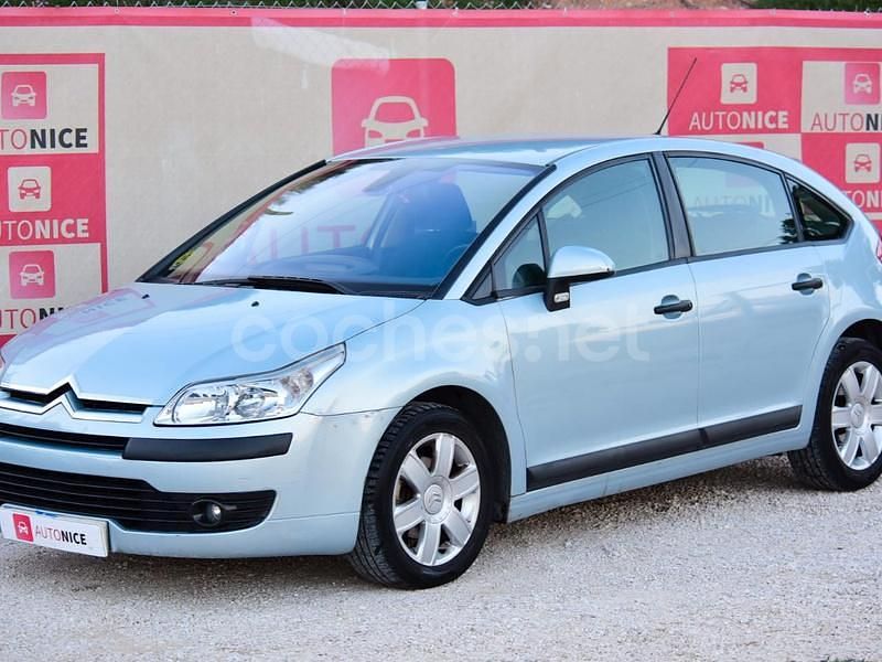 Usado Citroën C4 Exclusive 110 CV (80 kW) 2006 Azul Berlina