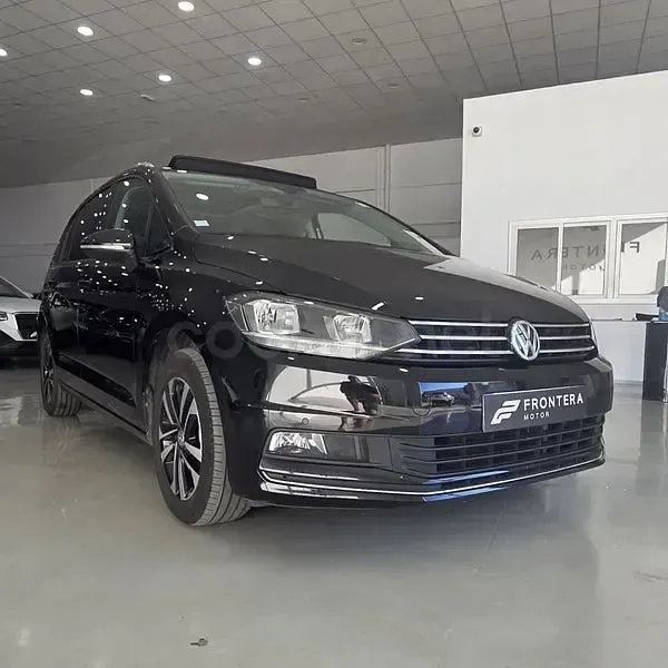 Usado VW Touran Sportline 115 CV (84 kW) 2020 Negro Monovolumen