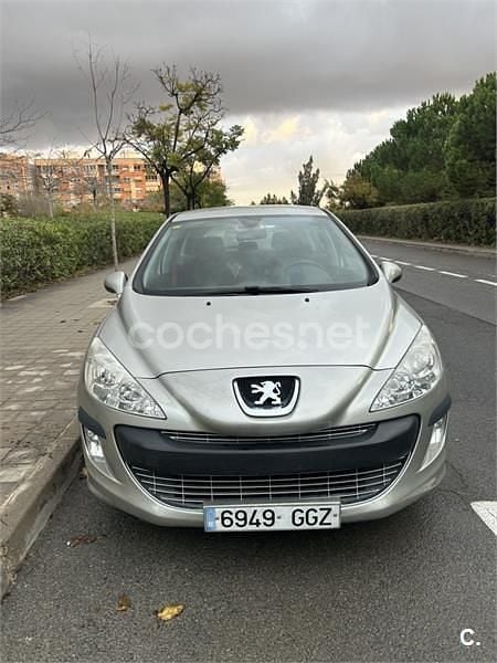 Beige Usado 2008 Peugeot 308 Sport Berlina | 4000 € (Buen precio) - Imagen 1/4
