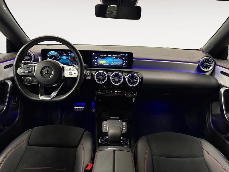 Usado Mercedes CLA200 Shooting Brake 150 CV (110 kW) 2023 Blanco Familiar