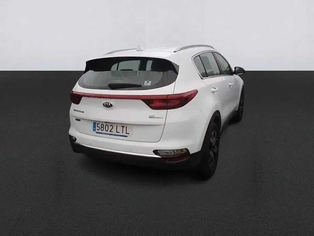 Usado Kia Sportage 136 CV (100 kW) 2021 Blanco SUV