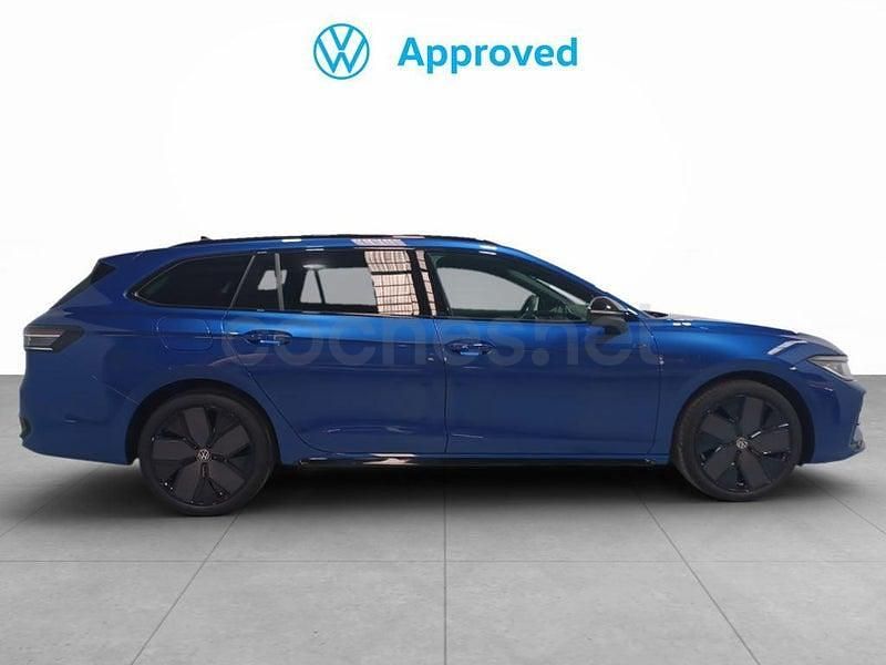 Usado VW Passat R-line 272 CV (200 kW) 2024 Azul Familiar