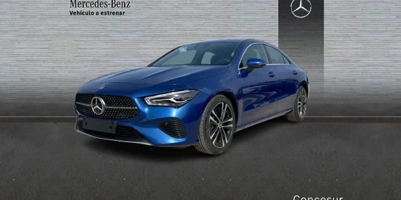 Azul Nuevo 2025 Mercedes CLA200 Berlina | 40.800 € (Buen precio) - Imagen 1/4
