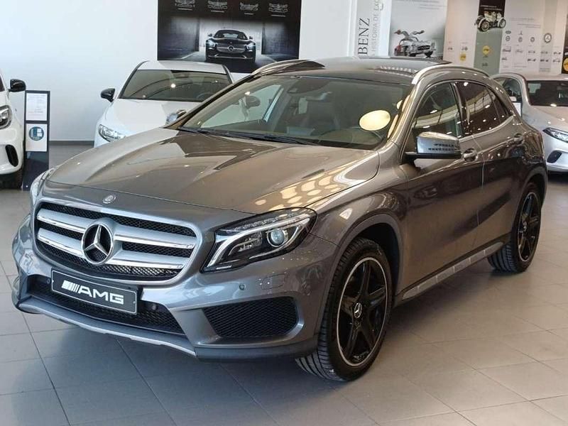 Usado Mercedes GLA220 AMG line 170 CV (125 kW) 2015 Gris SUV