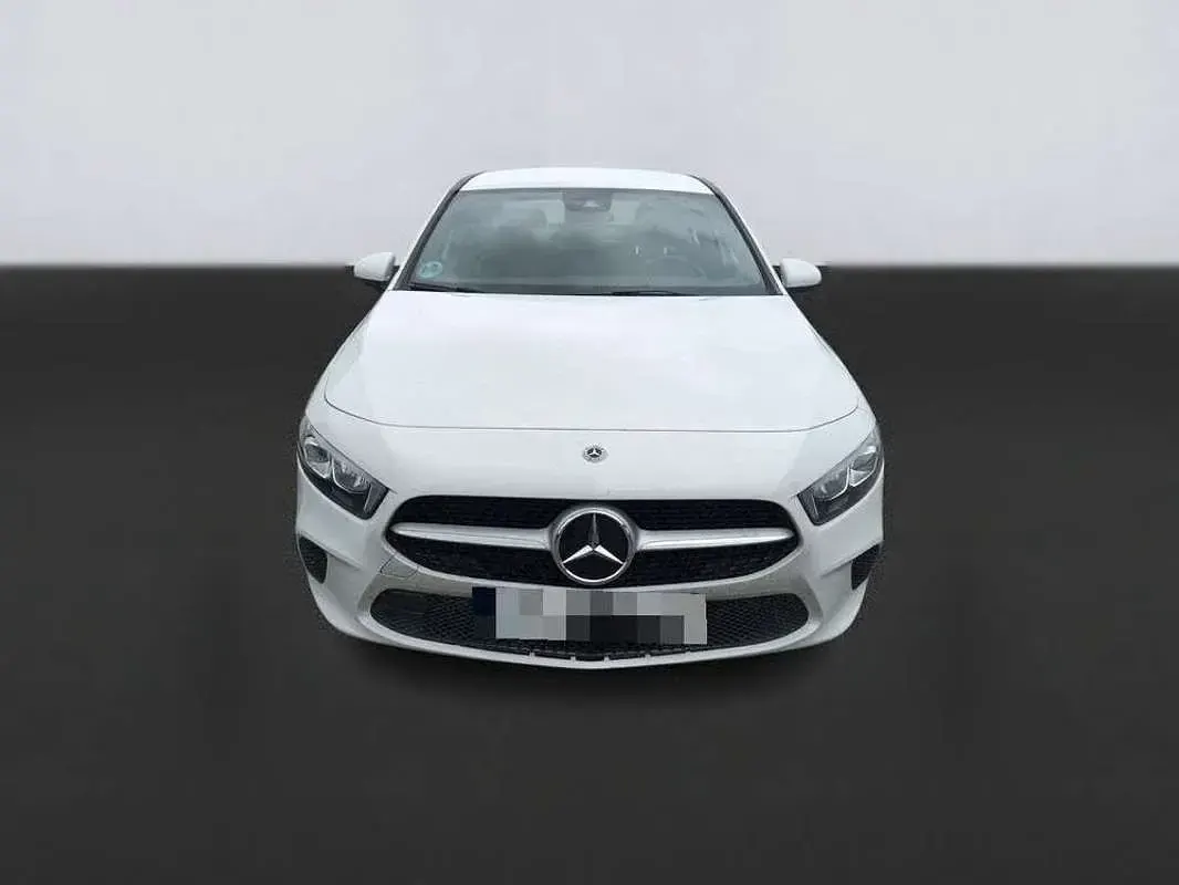 Usado Mercedes A180 116 CV (85 kW) 2021 Blanco Berlina