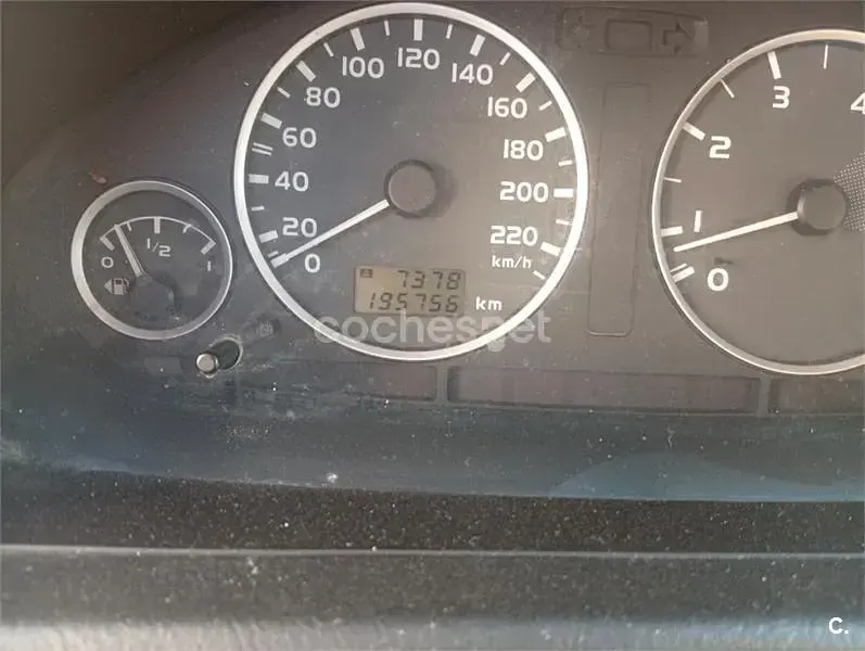 Usado Mitsubishi Space Star 102 CV (75 kW) 2004 Gris / plata Monovolumen