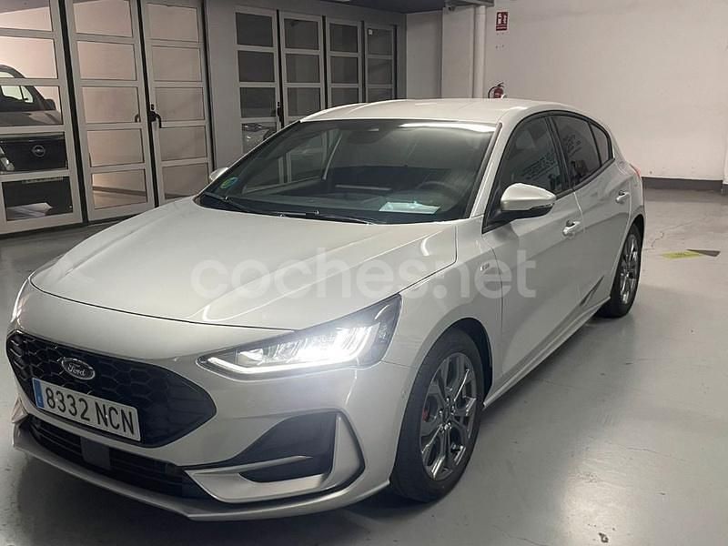 Gris / plata Nuevo 2025 Ford Focus ST-Line Berlina | 22.150 € (Buen precio) - Imagen 1/4