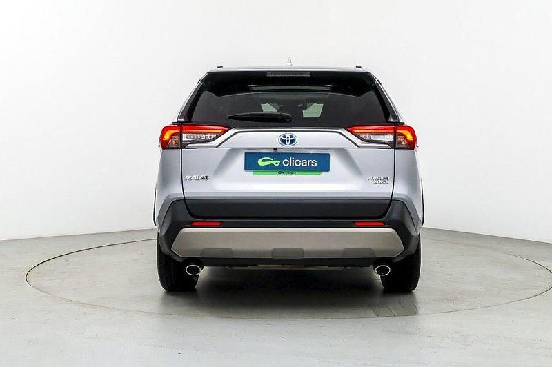 Usado Toyota RAV4 Hybrid Advance 218 CV (160 kW) 2022 Gris / plata SUV