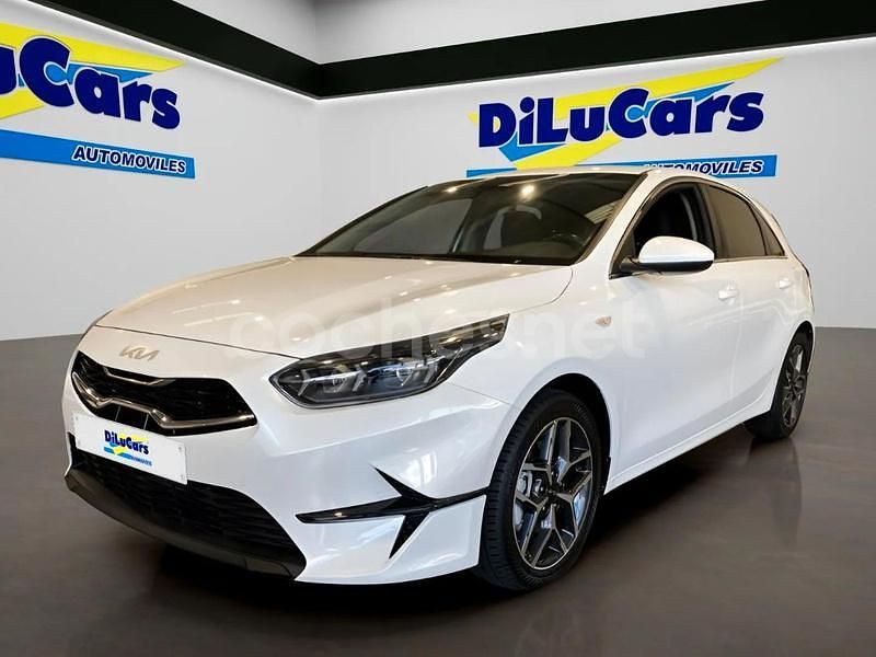 Usado Kia Ceed 120 CV (88 kW) 2022 Blanco Utilitario