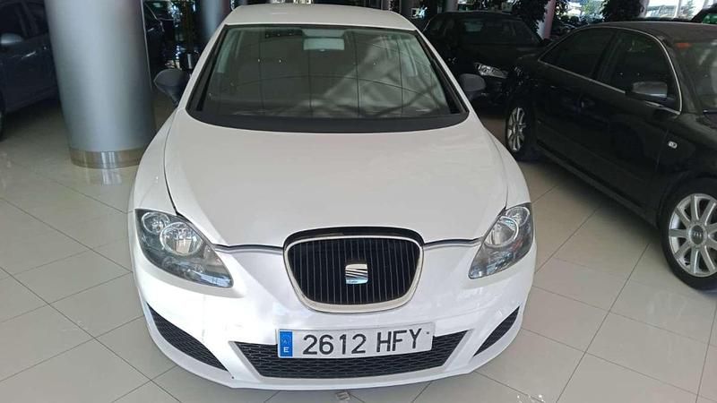 Usado Seat Leon 86 CV (63 kW) 2011 Blanco Utilitario