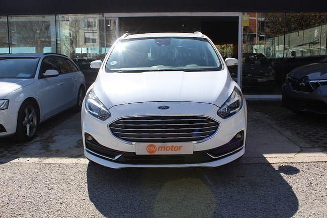 Usado Ford S-MAX Titanium 190 CV (139 kW) 2023 Blanco Monovolumen