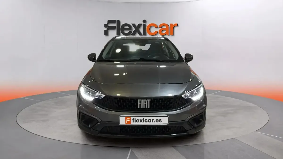 Usado Fiat Tipo Cross 131 CV (96 kW) 2022 Gris Berlina