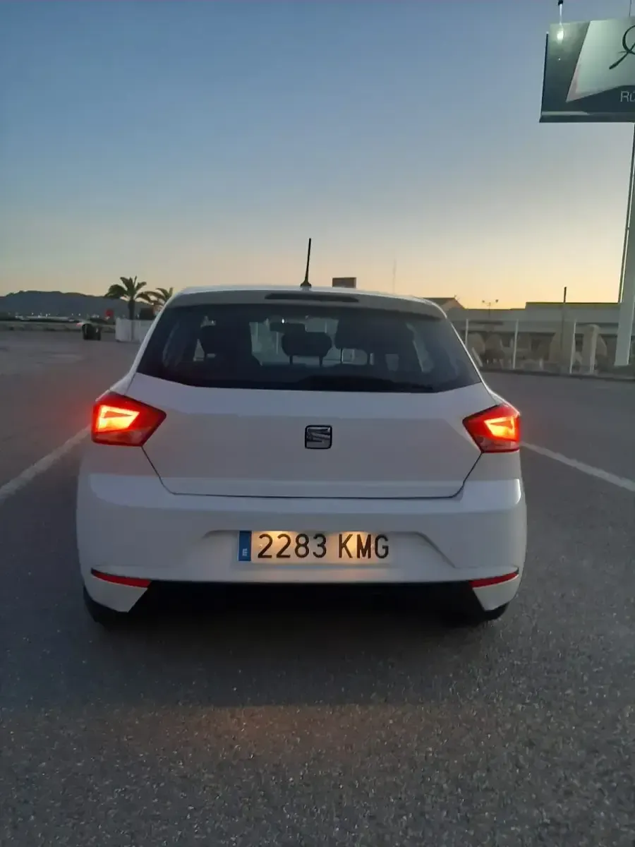 Usado Seat Ibiza FR 95 CV (69 kW) 2018 Blanco Utilitario