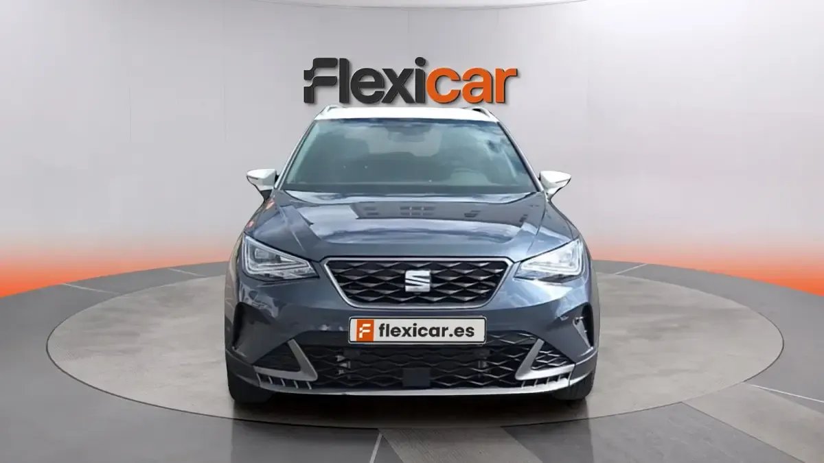 Usado Seat Arona FR 150 CV (110 kW) 2023 Gris SUV