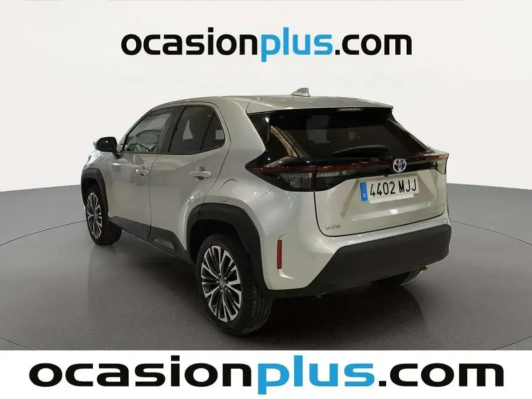 Usado Toyota Yaris Cross Style 116 CV (85 kW) 2023 Gris SUV