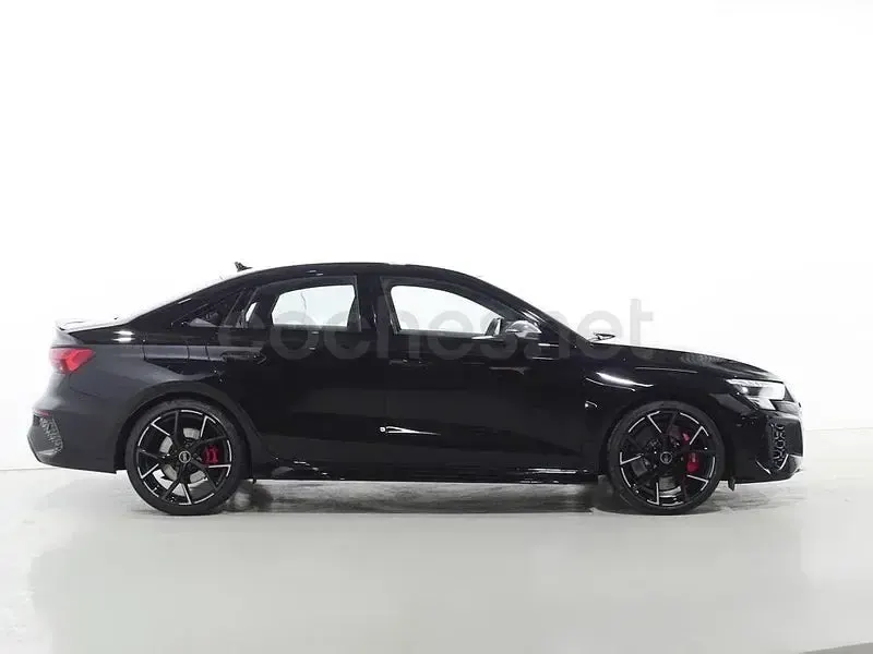 Usado Audi RS3 400 CV (294 kW) 2024 Negro Berlina