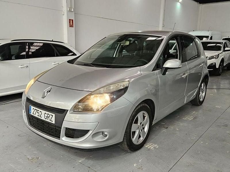 Usado Renault Scénic III Dynamique 130 CV (95 kW) 2010 Gris / plata Monovolumen