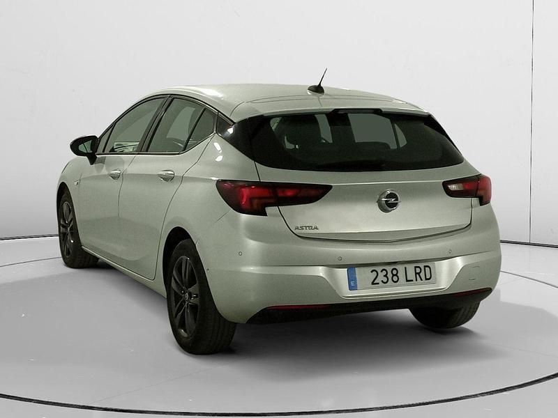 Usado Opel Astra Design & Tech 130 CV (95 kW) 2021 Gris Berlina