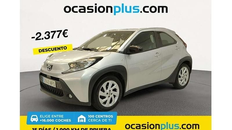 Gris Usado 2024 Toyota Aygo Play Utilitario | 13.173 € (Precio justo) - Imagen 1/4