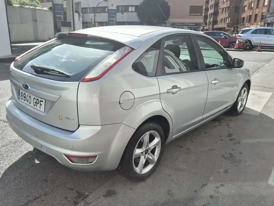 Usado Ford Focus Business Edition 90 CV (66 kW) 2009 Gris Utilitario