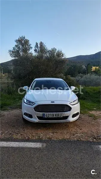 Usado Ford Mondeo Titanium 150 CV (110 kW) 2018 Blanco Familiar