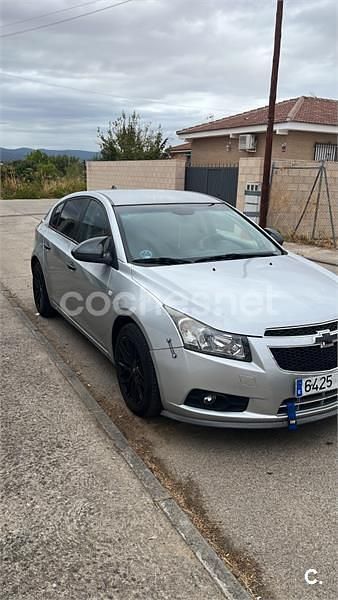 Gris / plata Usado 2011 Chevrolet Cruze LT Berlina | 8000 € (Caro) - Imagen 1/4