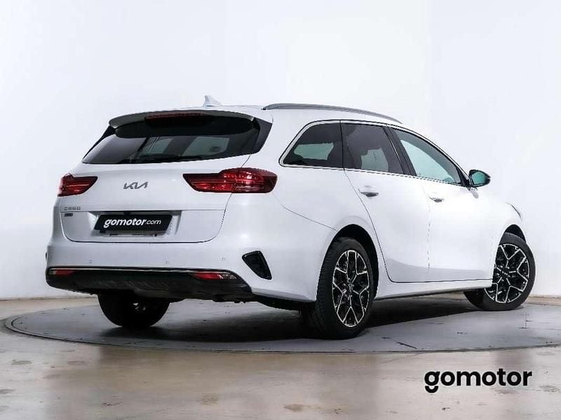 Usado Kia Ceed Style 101 CV (74 kW) 2025 Blanco Utilitario