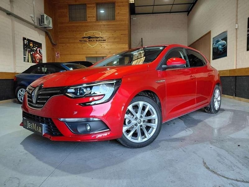 Usado Renault Mégane GrandTour Intens 116 CV (85 kW) 2020 Rojo Familiar
