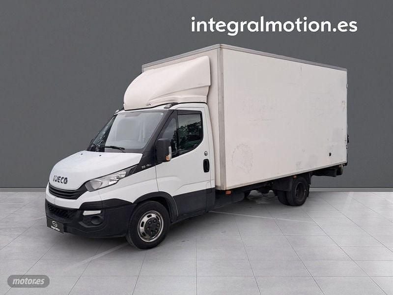 Usado Iveco Daily 150 CV (110 kW) 2017 Blanco Van