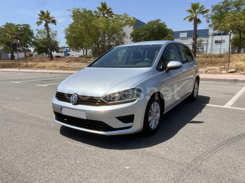 Usado VW Golf Sportsvan Advance 125 CV (91 kW) 2015 Gris / plata Monovolumen
