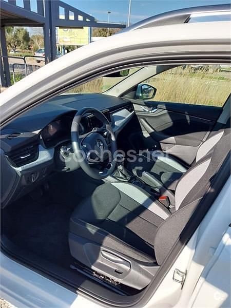 Usado Skoda Kamiq Selection 115 CV (84 kW) 2024 Blanco SUV